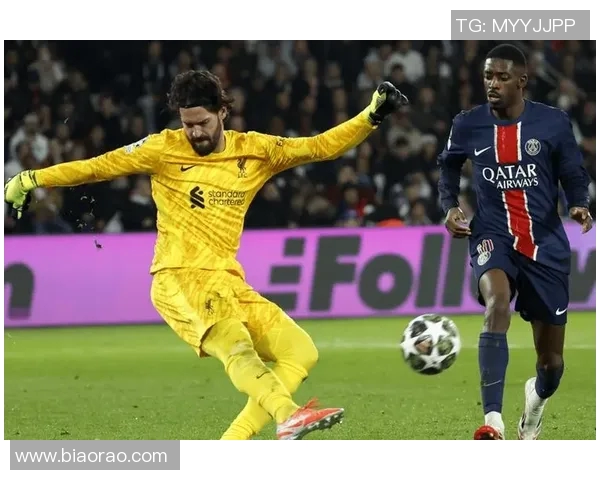 震撼球场！顶级足球射门集锦，精彩绝伦的完美进球瞬间回顾